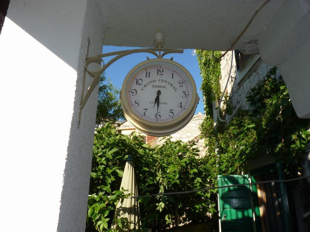 Apartments Kairos Трогир Екстериор снимка