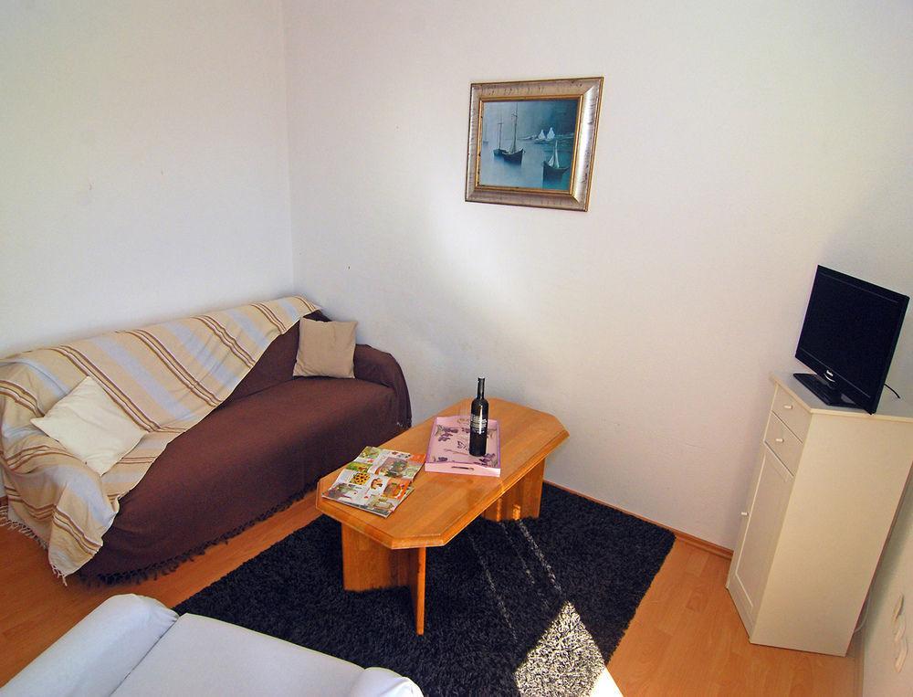 Apartments Kairos Трогир Екстериор снимка