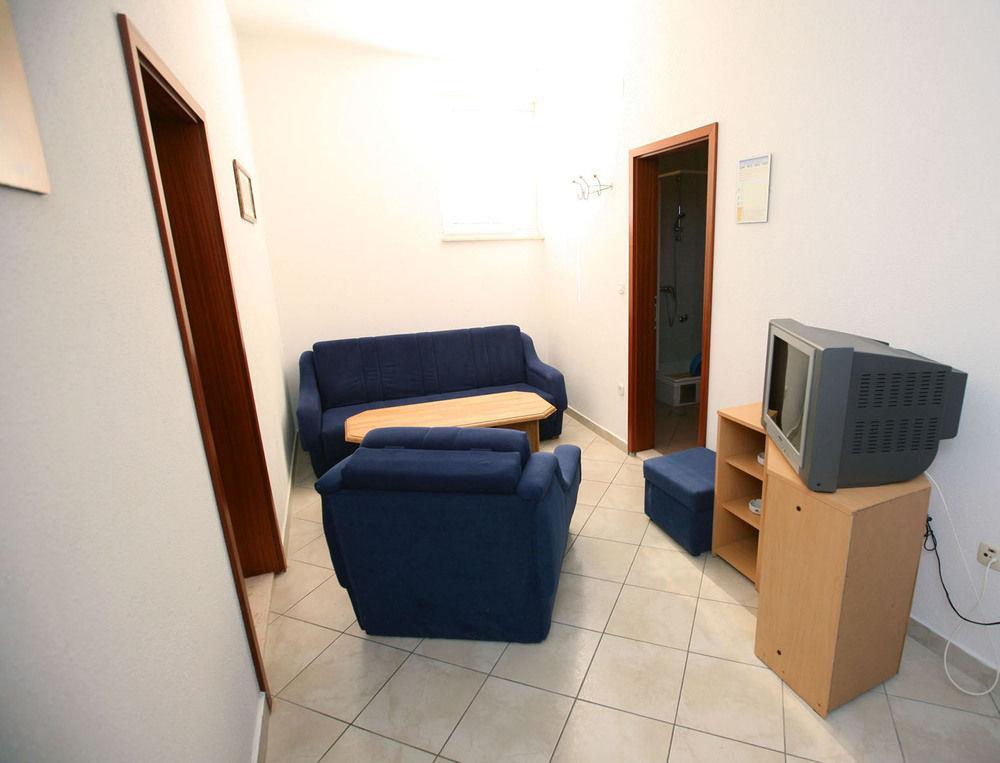 Apartments Kairos Трогир Екстериор снимка