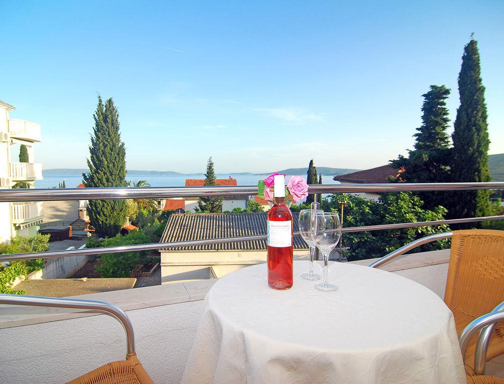 Apartments Kairos Трогир Екстериор снимка