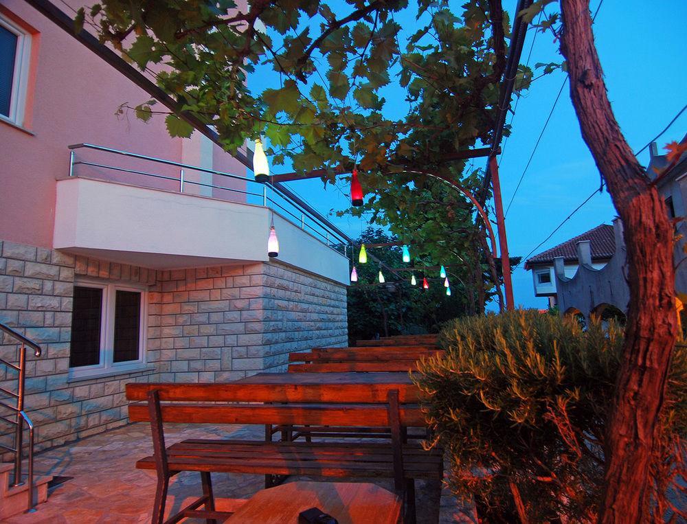 Apartments Kairos Трогир Екстериор снимка