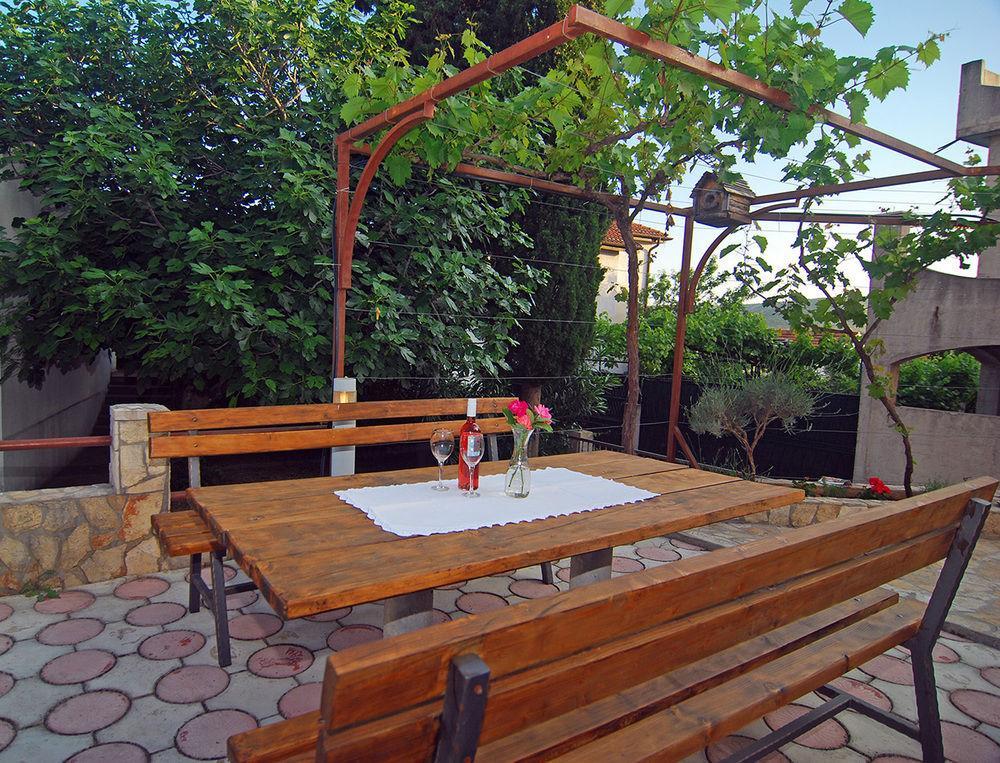 Apartments Kairos Трогир Екстериор снимка
