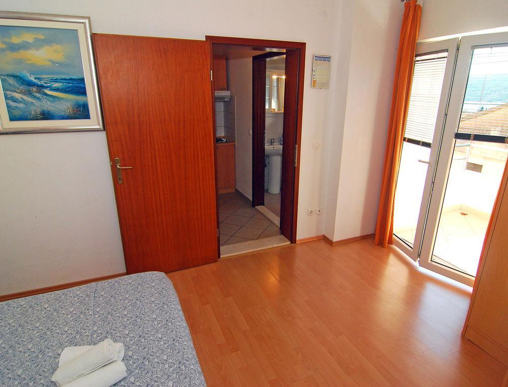 Apartments Kairos Трогир Екстериор снимка